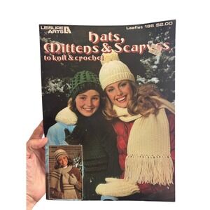 Vintage 1981 Knitting Crochet Hats Mittens Scarves‎ Pattern Book Leisure Arts